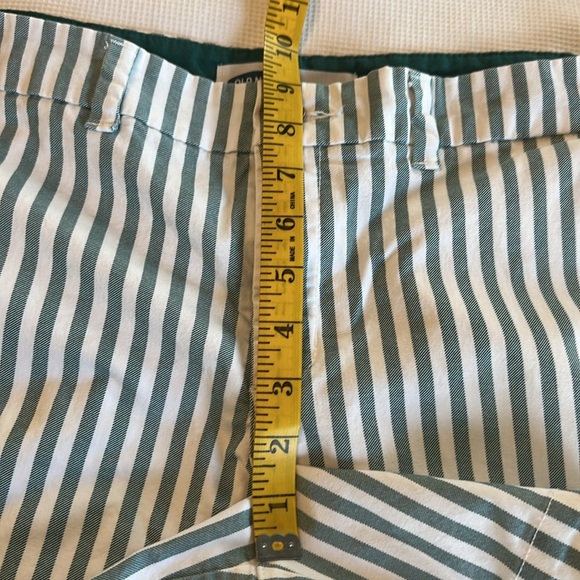 Old Navy Striped Green and White Women's Shorts Size 8 - Picture 7 of 11